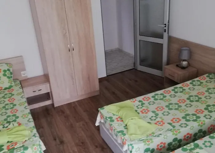 Casa de hóspedes Ares 3*