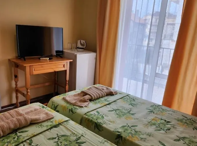 Casa de hóspedes Ares 3*