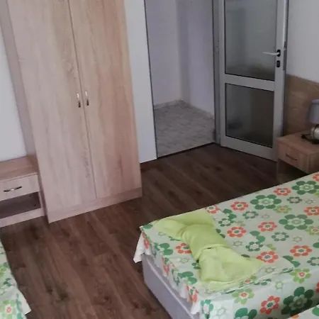 ゲストハウス Ares 3*