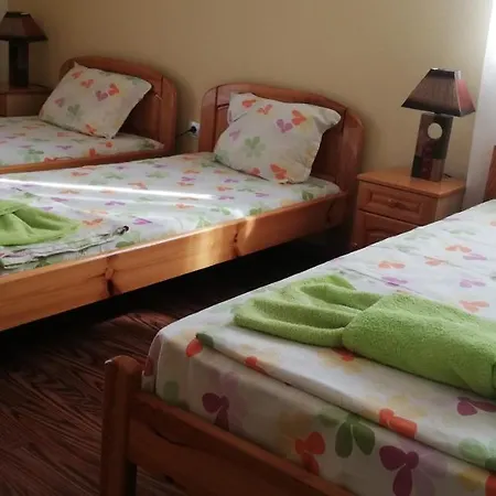 ゲストハウス Ares